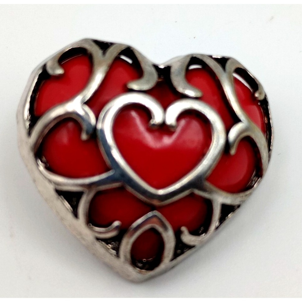 Nintendo 2019 Heart Enamel Pin – Red & Silver Collector's Pin Badge‎ Zelda Style